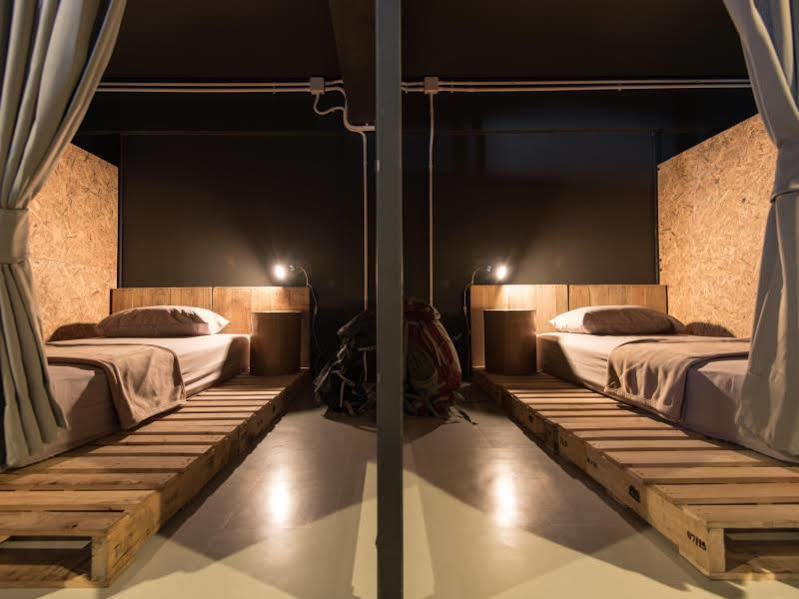 A' Hostel Bangkok Bagian luar foto